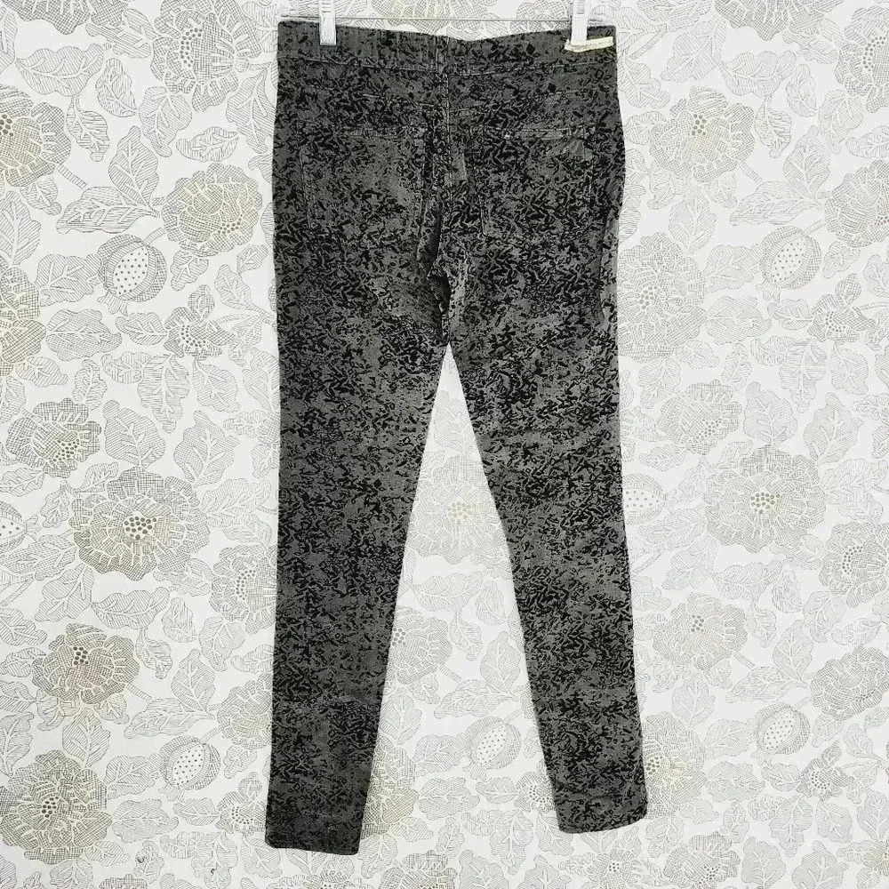 Anthropologie Pilcro Serif Velvet Printed Skinny Pants Women's 25 - Picture 2 of 8
